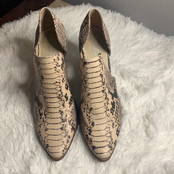 Charles byCharles David Booties size 8 - Picture 2 of 11